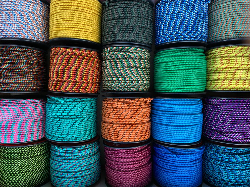 Atwood Rope MFG Utility Rope 1/16" (110lb/50kg) 30m Made In USA, Various Colours 3 Atwood Rope MFG Utility Rope 1/16" (110lb/50kg) 30m Made In USA, Various Colours