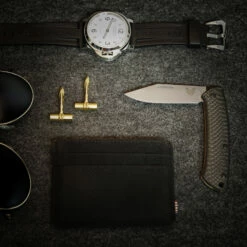 Benchmade 'Proper' CPMS90V Steel Carbon Fibre Gentleman's Folder Knife - 318-2 -KNIFE SUPPLIES Sales B318 2 2