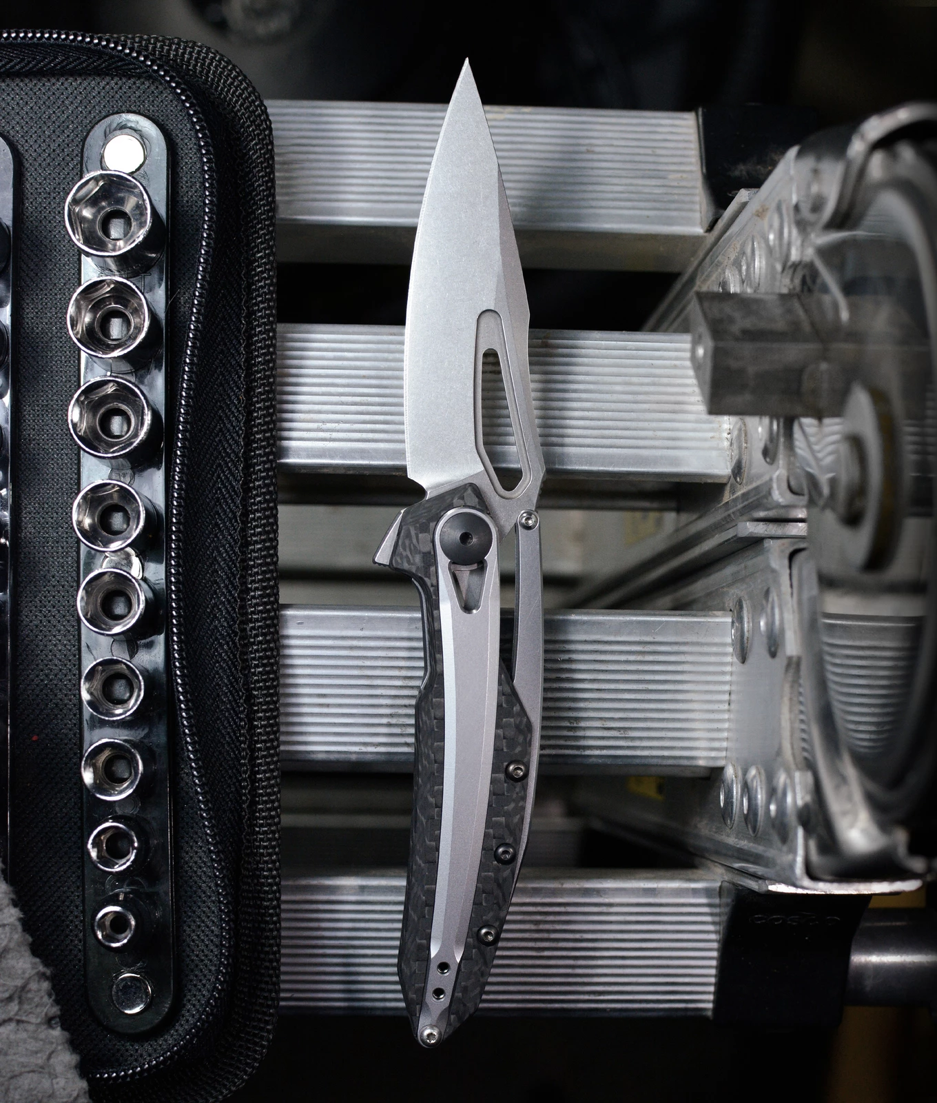 Zero Tolerance ZT Original Floating Bridge KVT Carbon Fibre CPM20CV Folder Knife 0990 10 Zero Tolerance ZT Original Floating Bridge KVT Carbon Fibre CPM20CV Folder Knife 0990 - Image 8